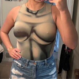 Fashion Nova Artistic Bodysuit in Black and Tan